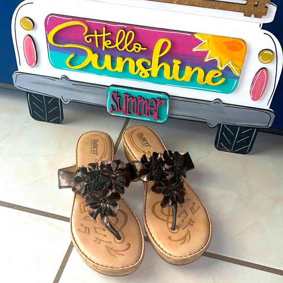 BORN LEATHER SANDALS🤎Slip On Thong Flip-Flop Style🌻Bronze Brown Size 10 - Picture 1 of 14